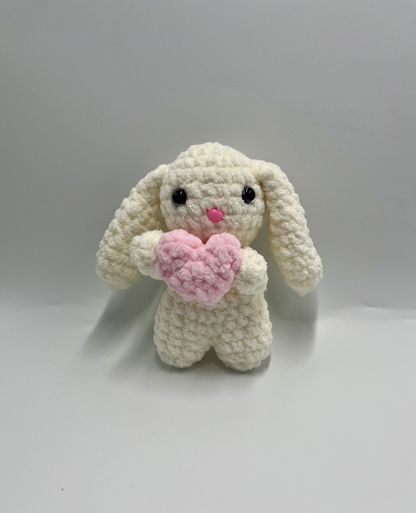 Lapin avec petit coeur